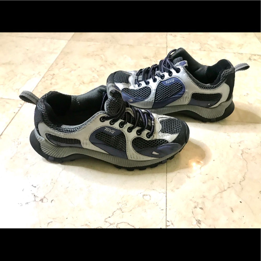 ✨SALE✨ Teva Sneakers 👟